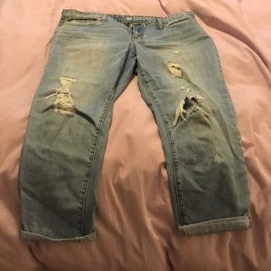 GAP sexy boyfriend fit jeans cropped